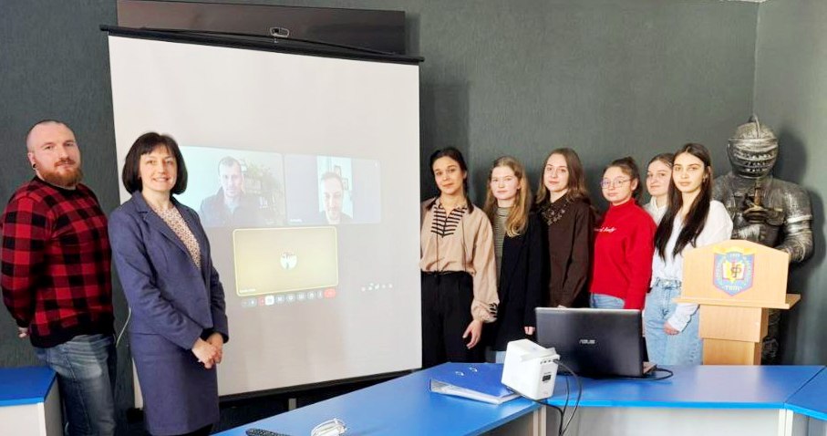  Дискусійна панель з релігієзнавства.jpg